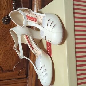 Women's Vintage Style Heels - White T Strap Mary Jane Rockabilly Pinup 50s